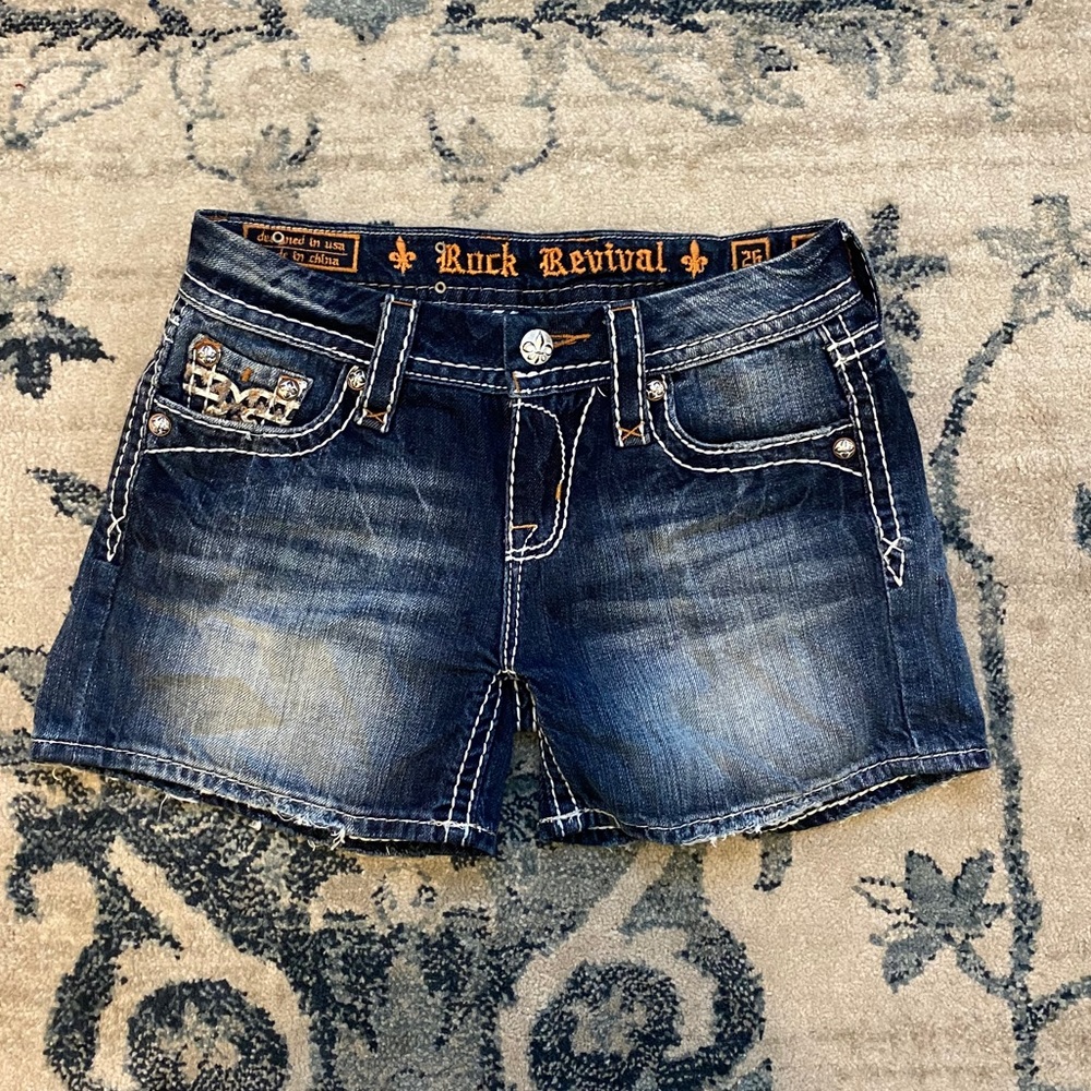 NEW Rock Revival Julie Shorts SZ 26